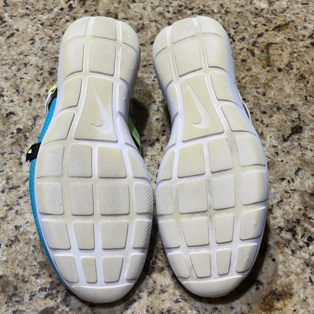 Nike - Picture 5 of 10